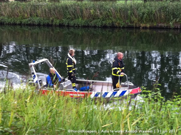 Auto te water Kanaal Wessem 52011-07-31